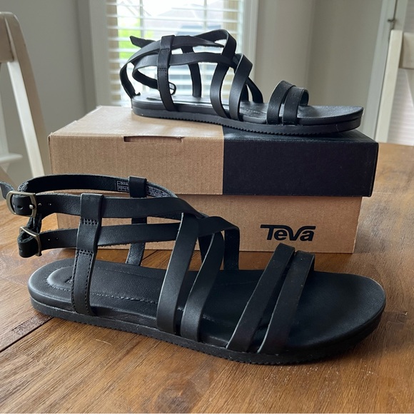 Teva Shoes - NWT Teva Leather Sandals - Size 9